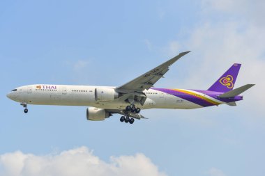 Havaalanında açılış yolcu uçak 