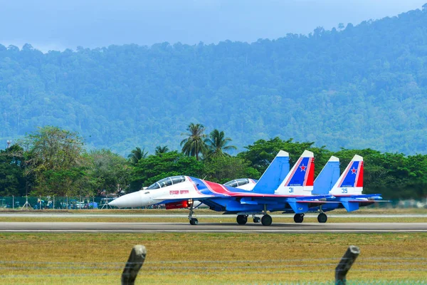 Stíhací letouny Su-30sm pojíždění na dráze — Stock fotografie