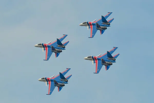 하늘을 날아다니는 Su-30sm 전투기 — 스톡 사진