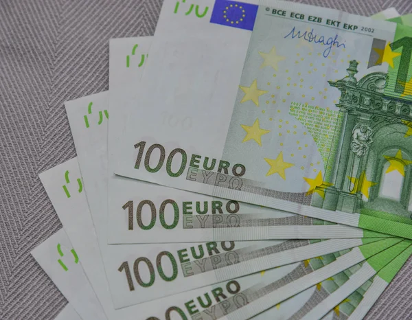 Euro banknotes (100 EUR)