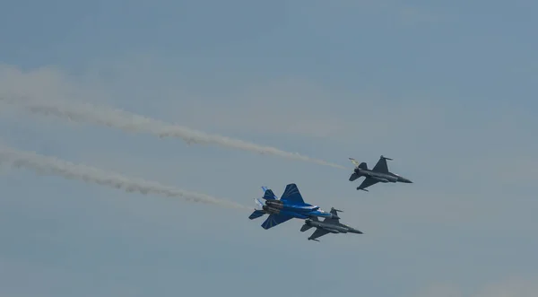 Exhibiciones de vuelo en 2018 Singapore Airshow —  Fotos de Stock