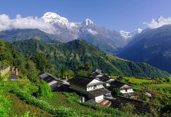 Pueblo de montaña en Ghandruk, Nepal — Foto de Stock