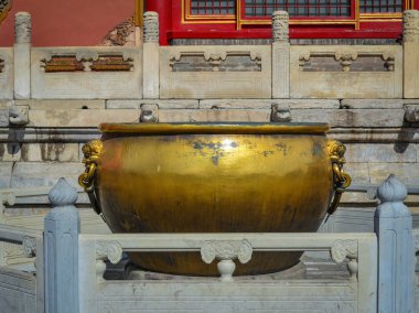 Yasak Şehir içinde bronz su fıçısı