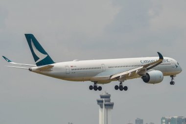 Havaalanında açılış yolcu uçak 