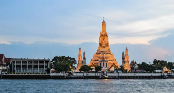 Wat Arun Temple in Bangkok, Thailand — Stock Photo, Image