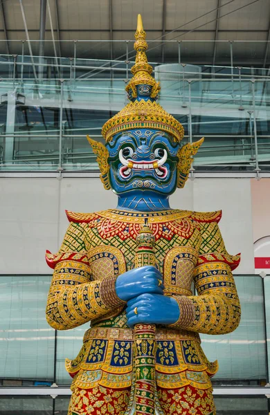 Gott-statue auf dem flughafen bangkok — Stockfoto