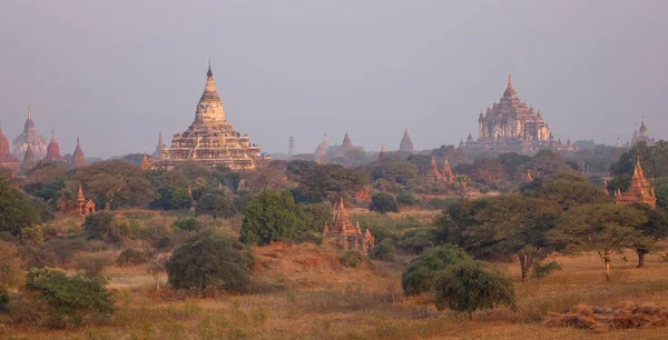 Świątynie buddyjskie w Bagan, Birma — Zdjęcie stockowe