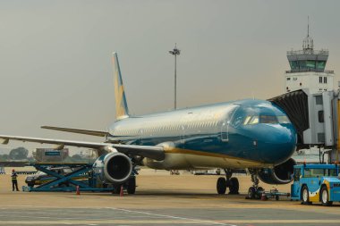 Havaalanında yolcu uçakları 