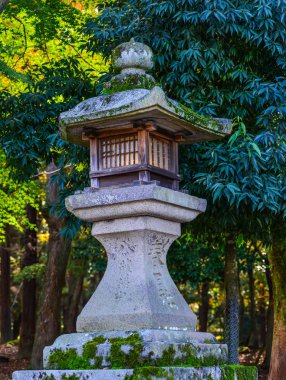 Japon antik taş fener 