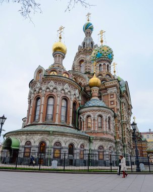 Kurtarıcının Kilisesi Kan Döküyor