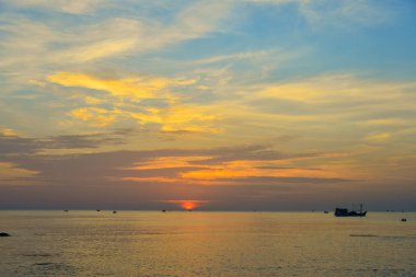 Okyanusta gün batımı 