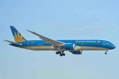 Havaalanında açılış yolcu uçak 