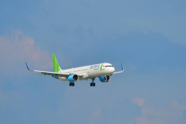 Havaalanında açılış yolcu uçak 