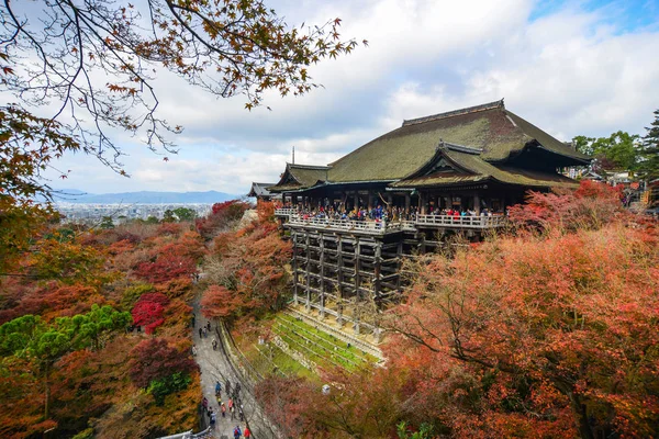 Kyoto sonbaharda Kiyomizu Tapınağı, Japonya — Stok fotoğraf