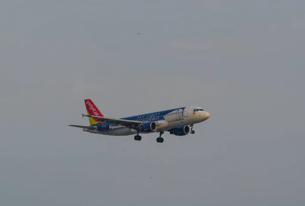 Pesawat terbang di langit — Stok Foto