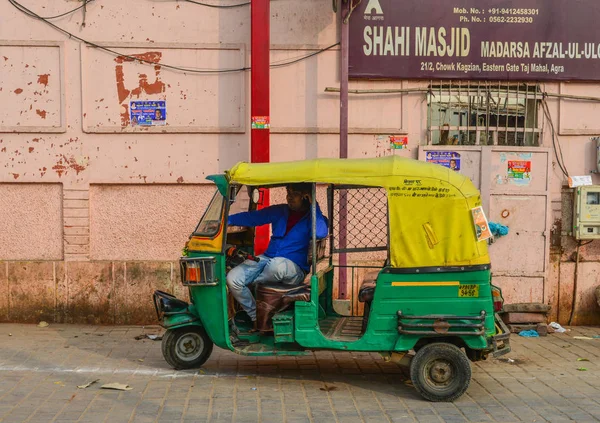 Privát Auto három weeler tuk-tuk taxi — Stock Fotó