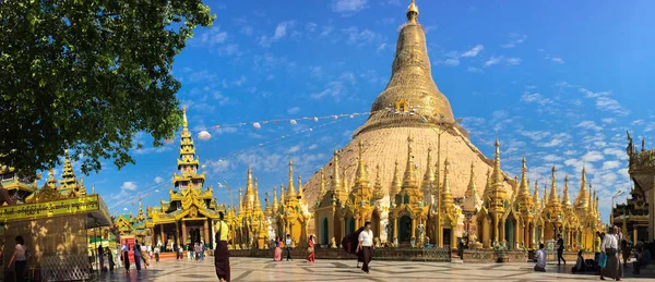 Panorama of Shwedagon Pagoda — Stock Photo, Image