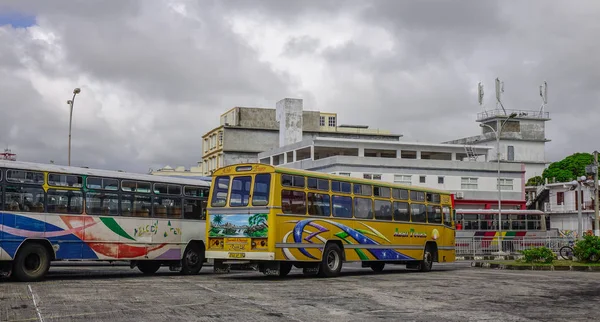 Ônibus local em Port Louis, Maurício — Fotografia de Stock