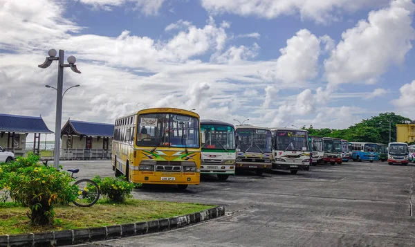 Port Louis, Mauritius'ta yerel otobüs — Stok fotoğraf