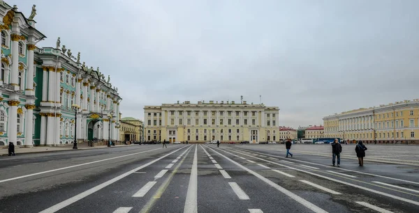 Palácové náměstí v Petrohradu — Stock fotografie