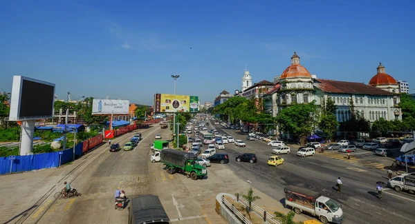 Main street in Yangon, Myanmar — Stock Photo, Image