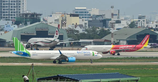 Saigon Vietnam Maj 2019 Passagerarflygplan Taxning Bana Tan Son Nhat — Stockfoto