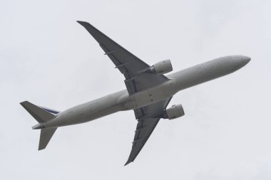 Tokyo, Japonya - 17 Nisan 2019. F-Gzni Air France Boeing 777-300er Kalkış Narita Havaalanı (Nrt). Narita Japonya'nın ana uluslararası merkezlerinden biridir.