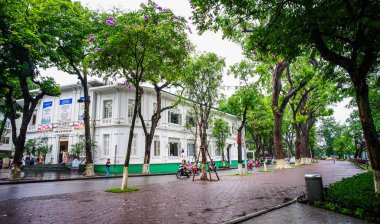 Hanoi, Vietnam - 24 Mayıs 2016. Hanoi, Vietnam'daki Eski Mahalle. Eski Mahalle'nin 2000 yıllık bir geçmişi vardır ve şehrin ebedi ruhunu temsil eder..