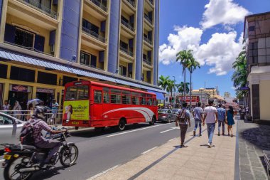 Port Louis, Mauritius - 13 Ocak 2017. Port Louis, Mauritius'taki sokak. Port Louis ülke ekonomik, kültürel ve siyasi merkezidir.