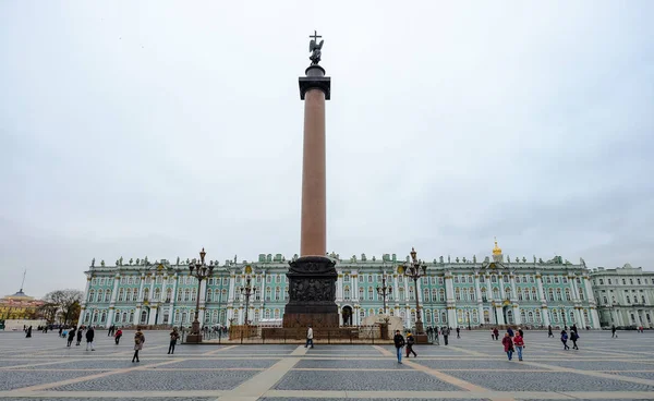 サンクトペテルブルク ロシア 10月 2016 ロシア サンクトペテルブルクの宮殿広場の眺め サンクトペテルブルクはロシア帝国の首都でした — ストック写真