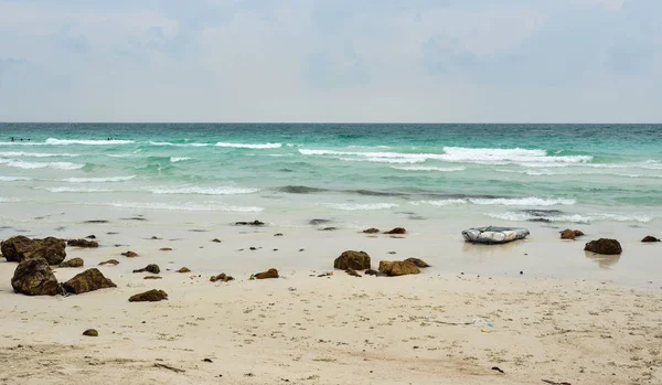 Playa Salvaje Día Soleado Isla Nam Vietnam — Foto de Stock
