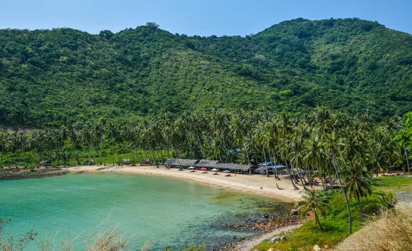 Schöner Strand Mit Blauem Meer Sommertagen Nam Island Vietnam — Stockfoto