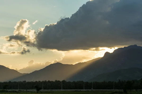Pôr Sol Montanha Com Belo Céu Dalat Vietnã — Fotografia de Stock