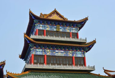 Harbin, Çin - 25 Şubat 2018. Harbin, Çin'de Çin pagoda görünümü. Harbin, Çin'in kuzeydoğusundaki Heilongjiang eyaletinin başkentidir..