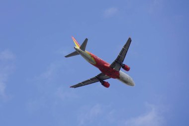 Saygon, Vietnam - 29 Ocak 2019. Tan Son Nhut Havaalanı'ndan havalenen Vietjet Air (Vn-A689) airbus A320 uçağı (Sgn)).