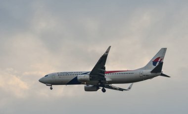 Kuala Lumpur, Malezya - 3 Mayıs 2018. Malezya Havayolları'na ait bir Boeing 737 uçağı Kuala Lumpur Uluslararası Havaalanı'na iniş yapıyor (Klia).