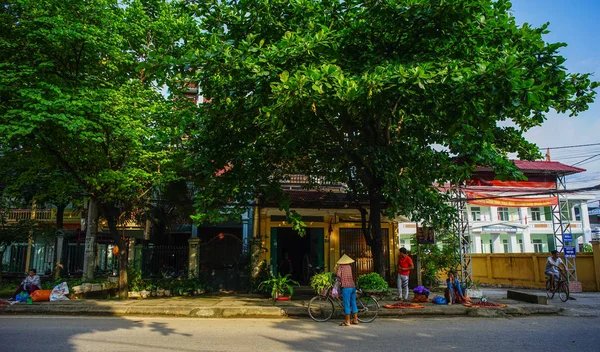 ハノイ ベトナム 2016年5月24日 ベトナム ハノイの旧市街のストリートマーケット 旧市街には2000年に及ぶ歴史があり 街の永遠の魂を表しています — ストック写真