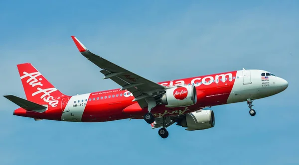 Kuala Lumpur Malasia Mayo 2018 Avión Airbus A320 Airasia Aterrizando — Foto de Stock