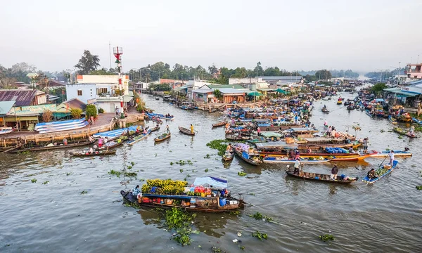 Can Tho Vietnam Feb 2016 Barcos Madera Mercado Flotante Can — Foto de Stock