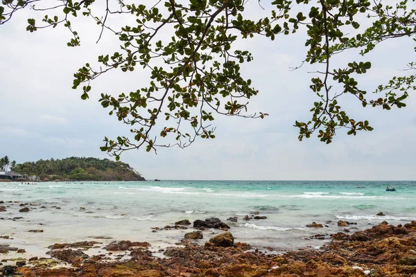 Plage Sauvage Une Journée Ensoleillée Sur Île Nam Vietnam — Photo