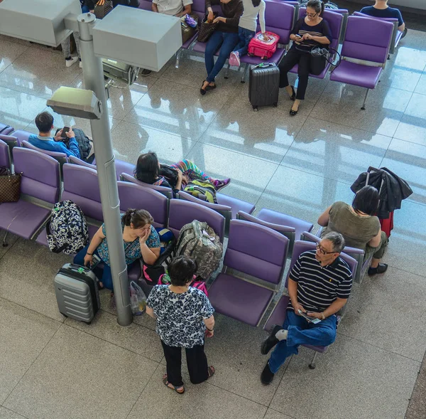 Saigon Vietnam Mar 2016 People Waiting Room Tan Son Nhat — Stock Photo, Image