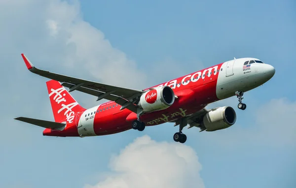 Kuala Lumpur Malasia Mayo 2018 Avión Airbus A320 Airasia Aterrizando — Foto de Stock