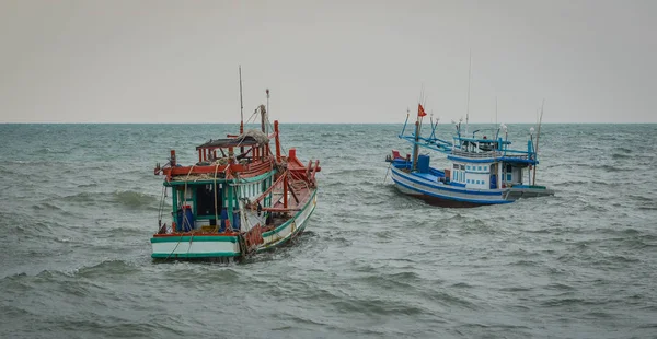 Bateaux Pêche Accostage Sur Mer Dans Journée Orageuse — Photo