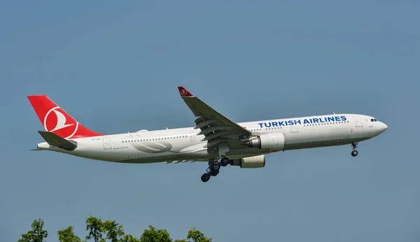 Бангкок Таиланд Апреля 2018 Года Самолет Airbus A330 Turkish Airlines — стоковое фото