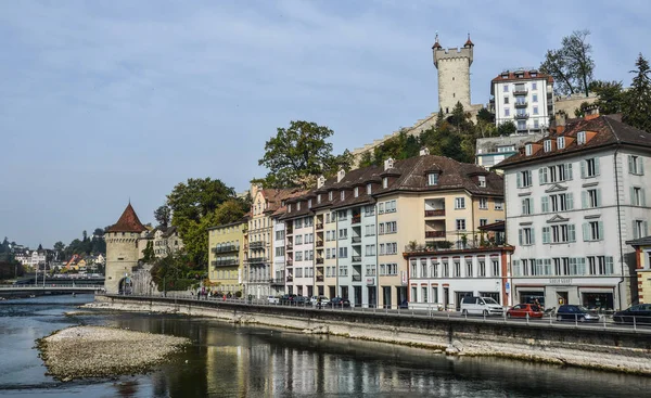 瑞士卢塞恩 2018年10月23日 位于瑞士卢塞恩的历史建筑 卢塞恩 卢塞恩 是瑞士中心地带的一座美丽的小城市 — 图库照片