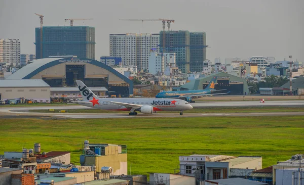 Saigon Vietnam Mar 2018 Aircrafts Runway Tan Son Nhat Airport — Stock Photo, Image
