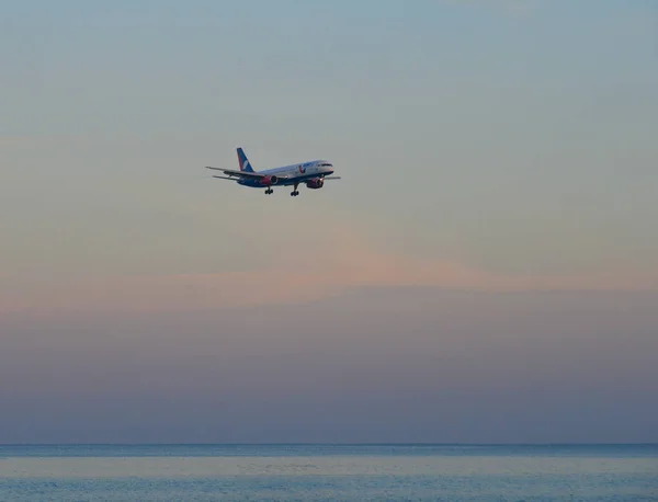 Phuket Thailand Apr 2019 Blv Azur Air Boeing 757 Flying — Stock Photo, Image