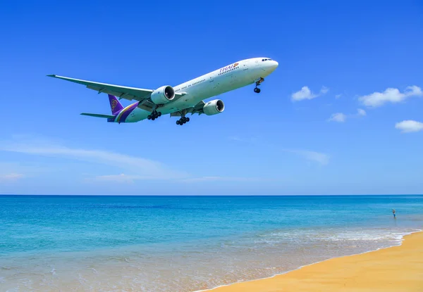 Phuket Tayland Nisan 2019 Boeing 777 300Er Thai Airways Tko — Stok fotoğraf