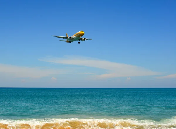 Phuket Thailand Apr 2019 Trv Scoot Airbus A320 Landing Sand — Stock Photo, Image