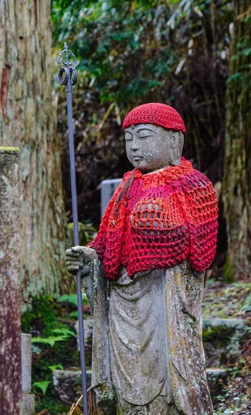 Una Estatua Buda Piedra Bosque Pinos Koyasan Japón — Foto de Stock